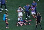 La brutal pelea de Paredes y Gavi tras el final del partido 5890_apredes